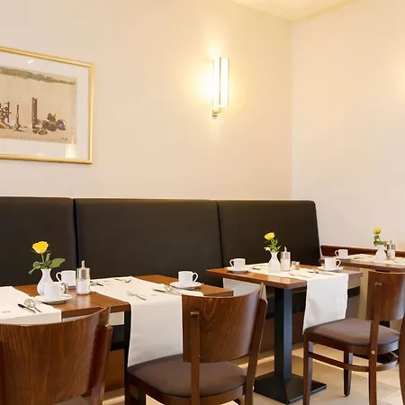 Отель Western West 3*